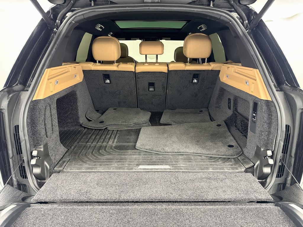 Used 2025 Land Rover Range Rover SE AWD/4WD image 27
