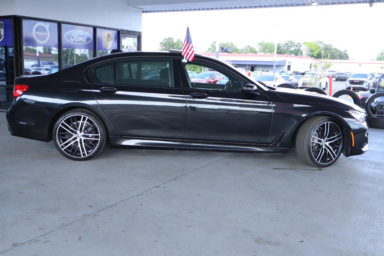 Used 2018 BMW 750i RWD image 6
