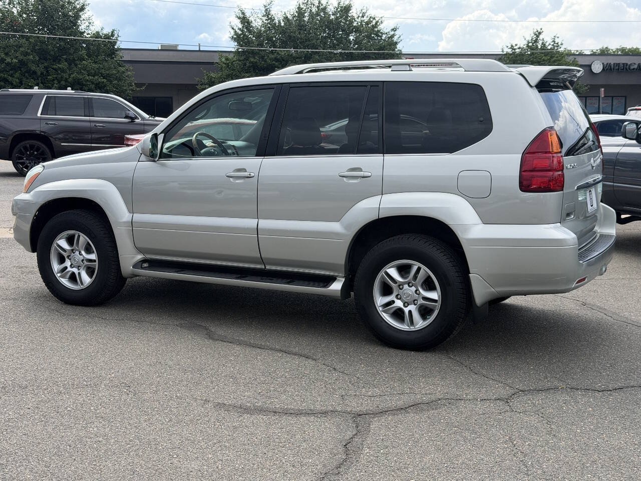 Used 2004 Lexus GX 470 w/ Preferred Accessory Pkg AWD/4WD image 9