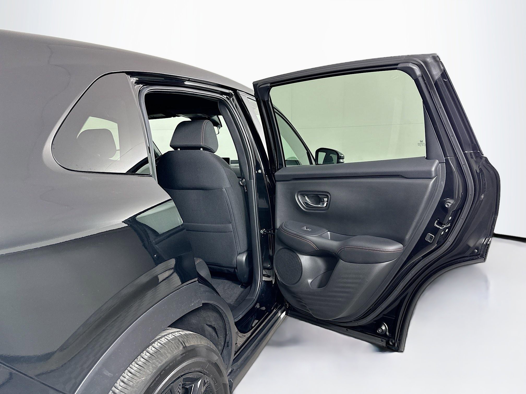 Used 2025 Honda HR-V Sport image 28