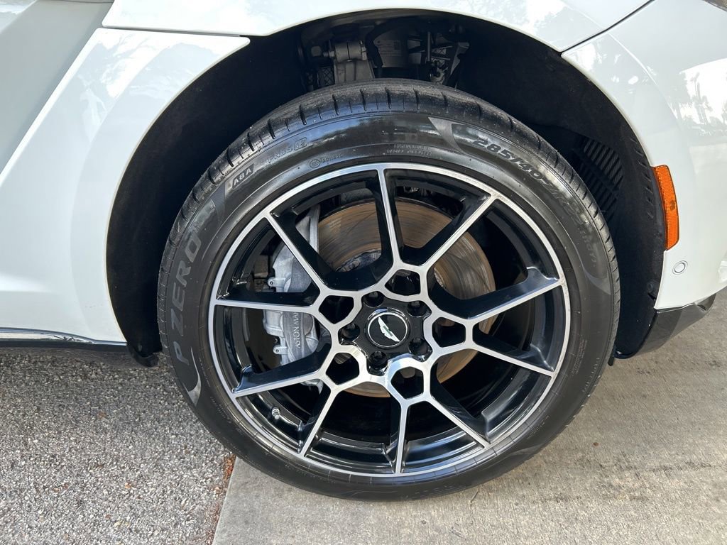 Used 2021 Aston Martin DBX image 26