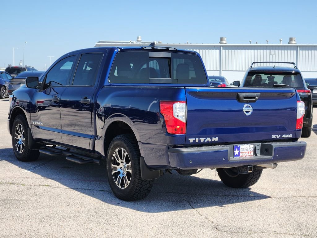 Used 2022 Nissan Titan SV image 4