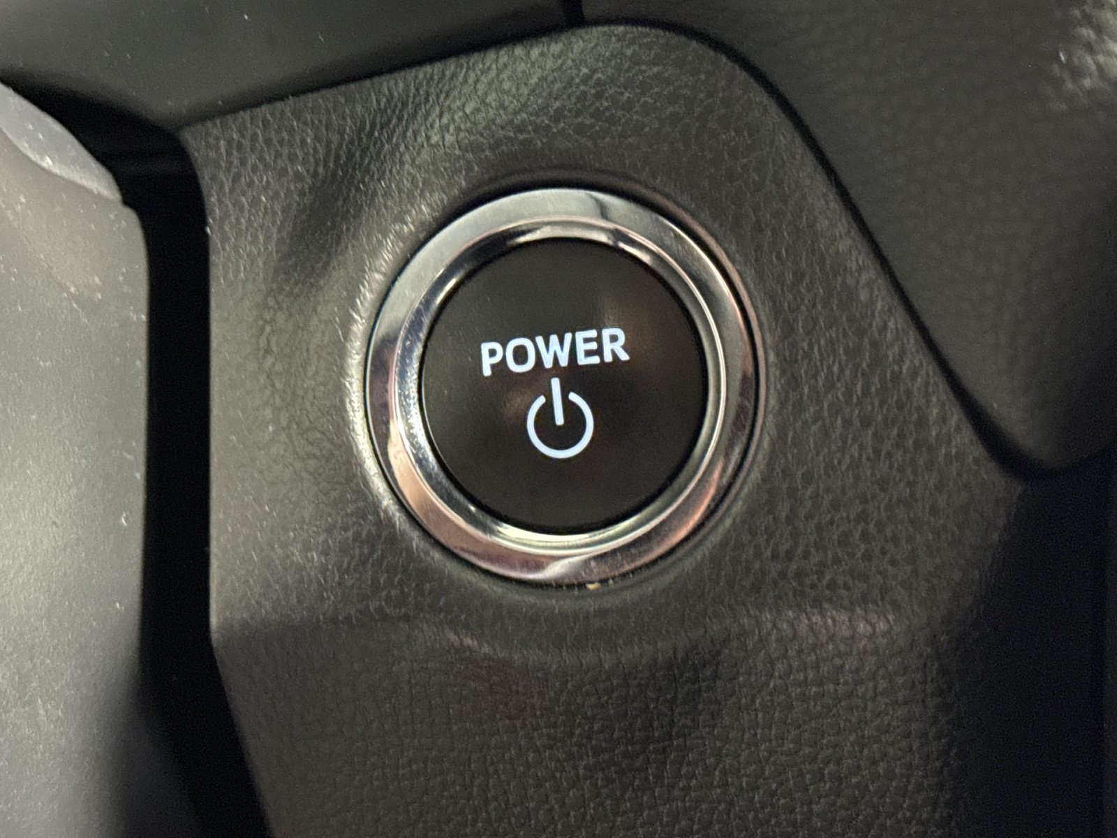 Used 2025 Toyota RAV4 XLE AWD/4WD image 42