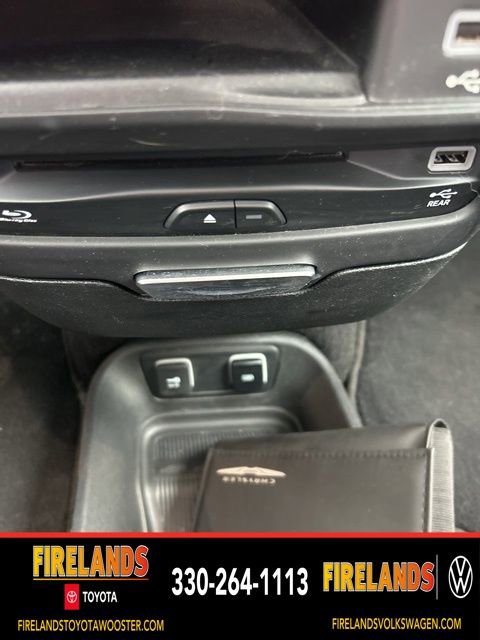 Used 2018 Chrysler Pacifica Limited image 22