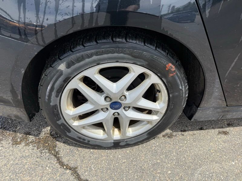 Used 2016 Ford Fusion SE FWD image 16