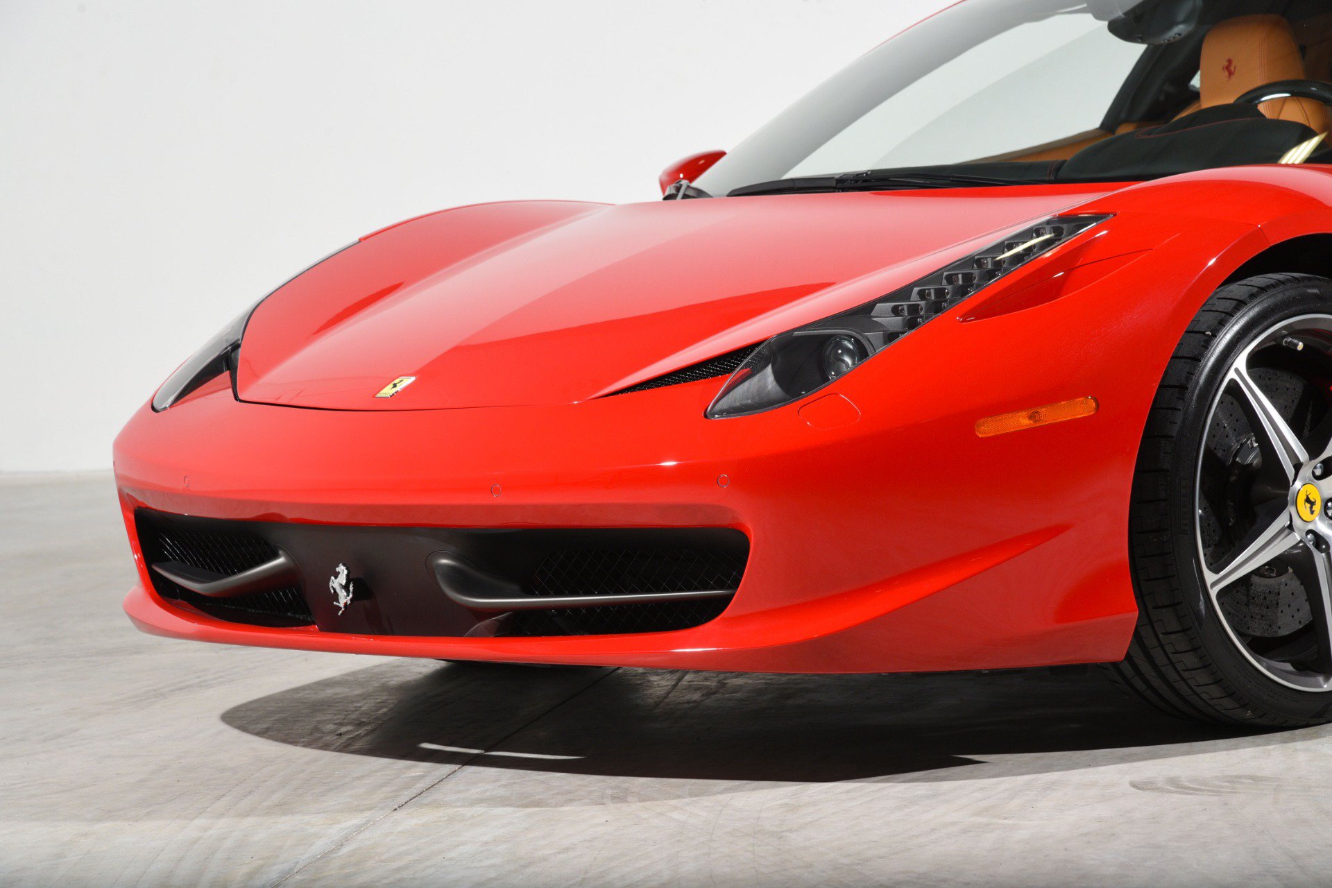 Used 2015 Ferrari 458 Italia Coupe RWD image 25