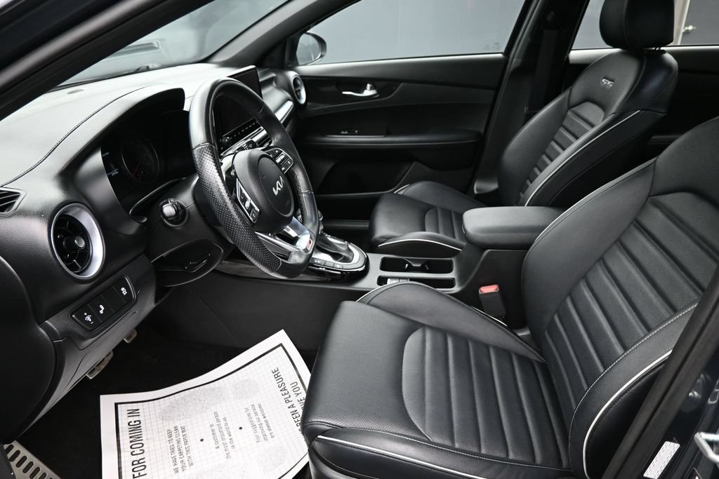 Used 2023 Kia Forte GT-Line w/ GT-Line Premium Package FWD image 11