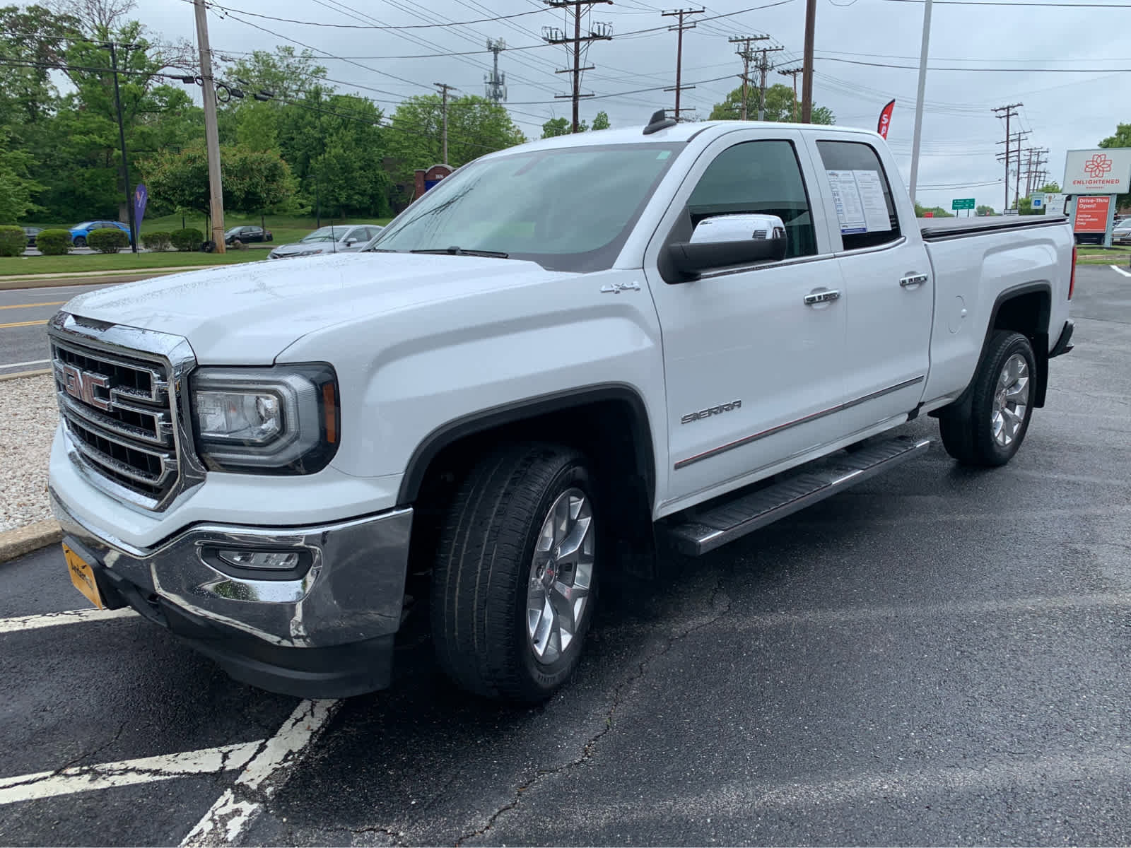 Used 2018 GMC Sierra 1500 SLE w/ SLE Value Package AWD/4WD image 3