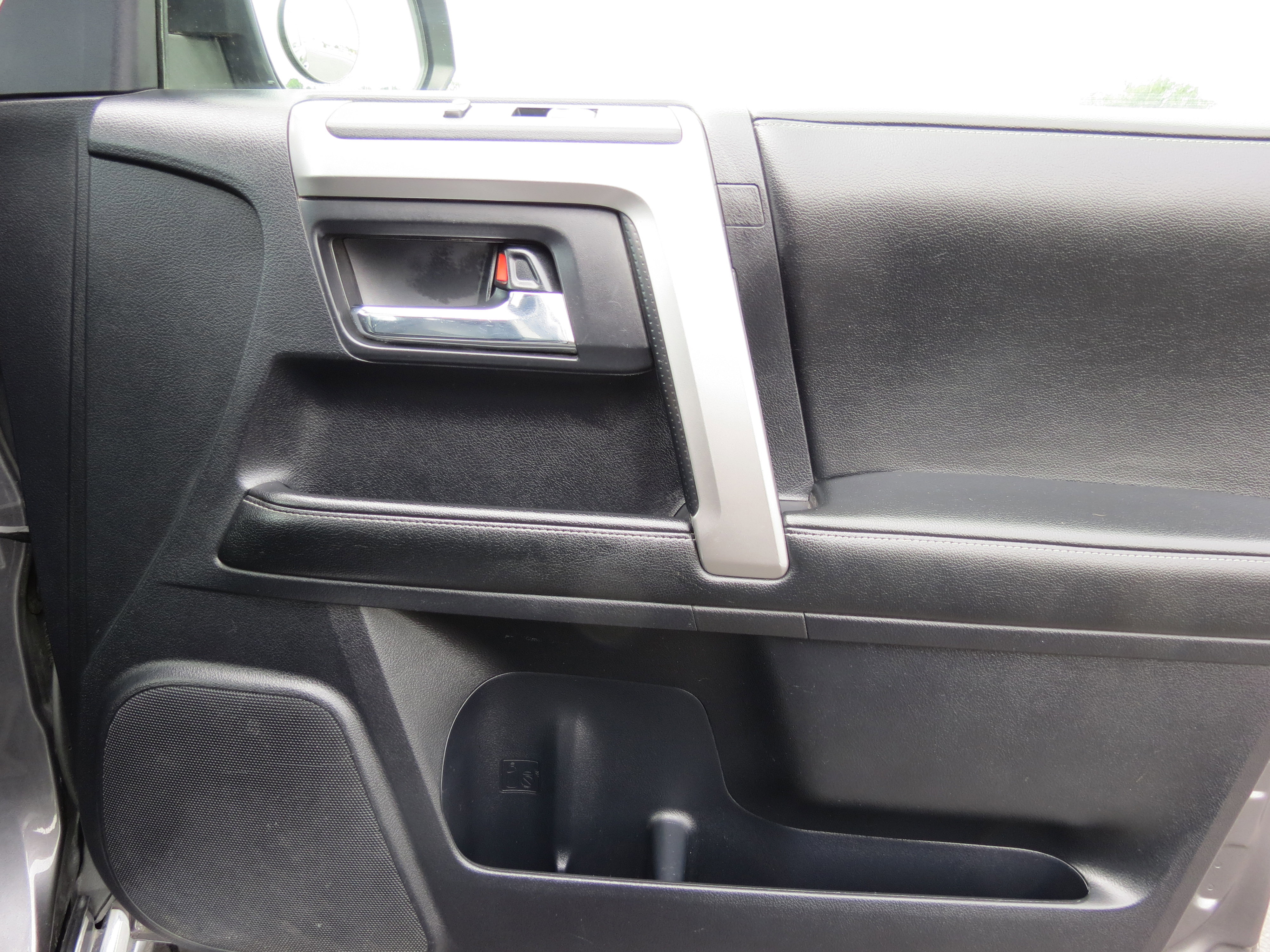 Used 2014 Toyota 4Runner Limited image 38
