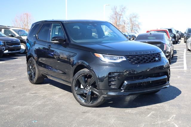 Used 2024 Land Rover Discovery Dynamic SE image 2
