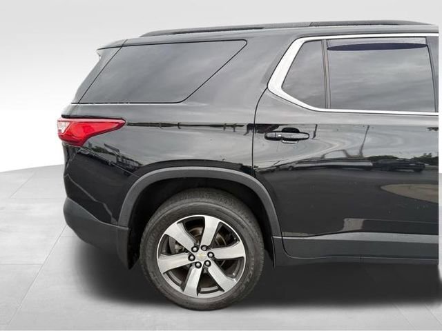 Used 2019 Chevrolet Traverse LT w/ LT Premium Package AWD/4WD image 4