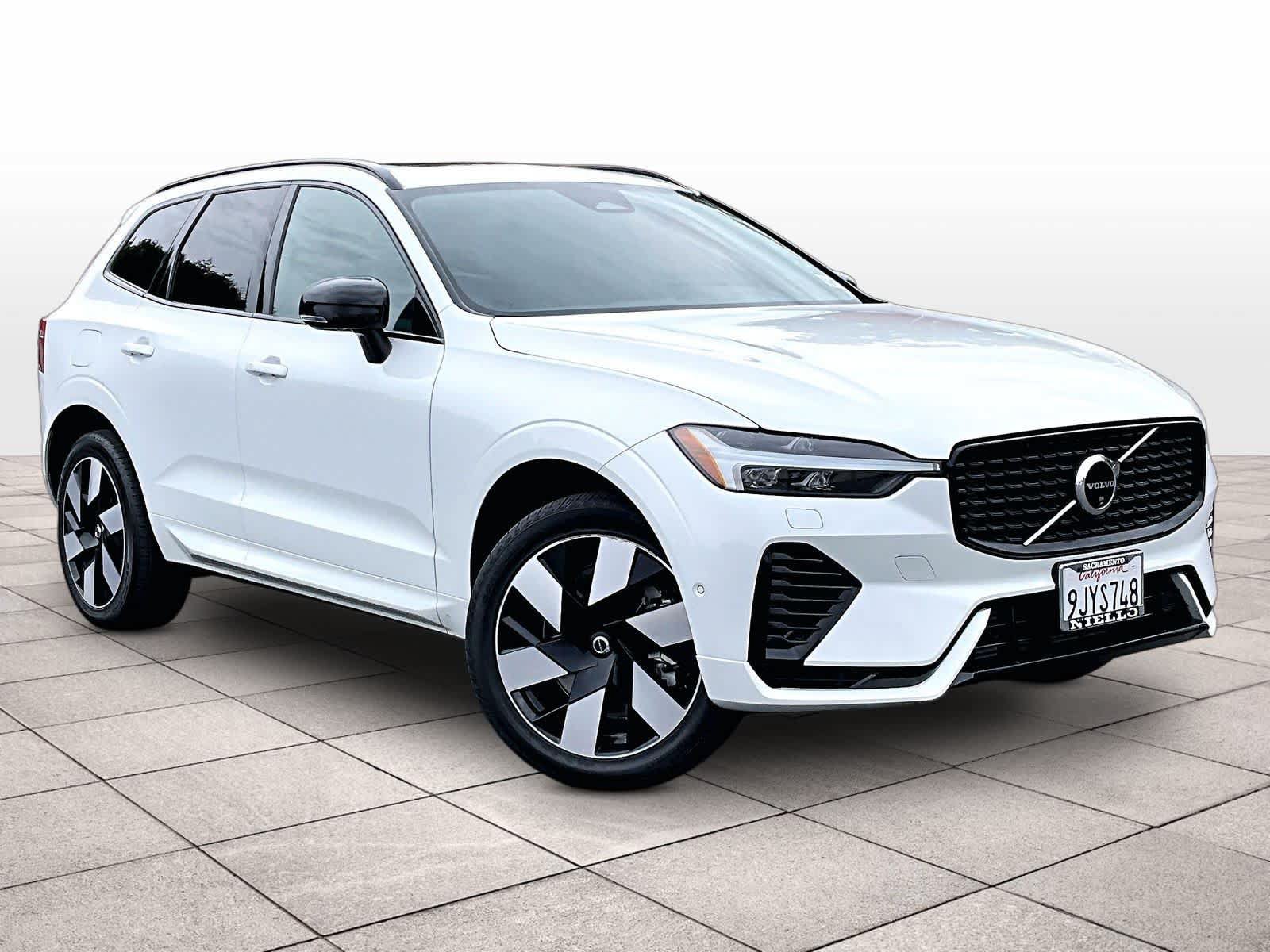 Used 2024 Volvo XC60 T8 Plus w/ Protection Package Premier AWD/4WD image 2