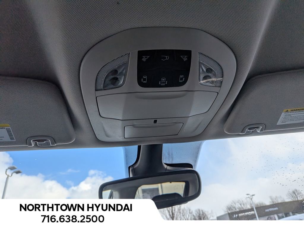 Used 2024 Chrysler Pacifica Touring-L image 24