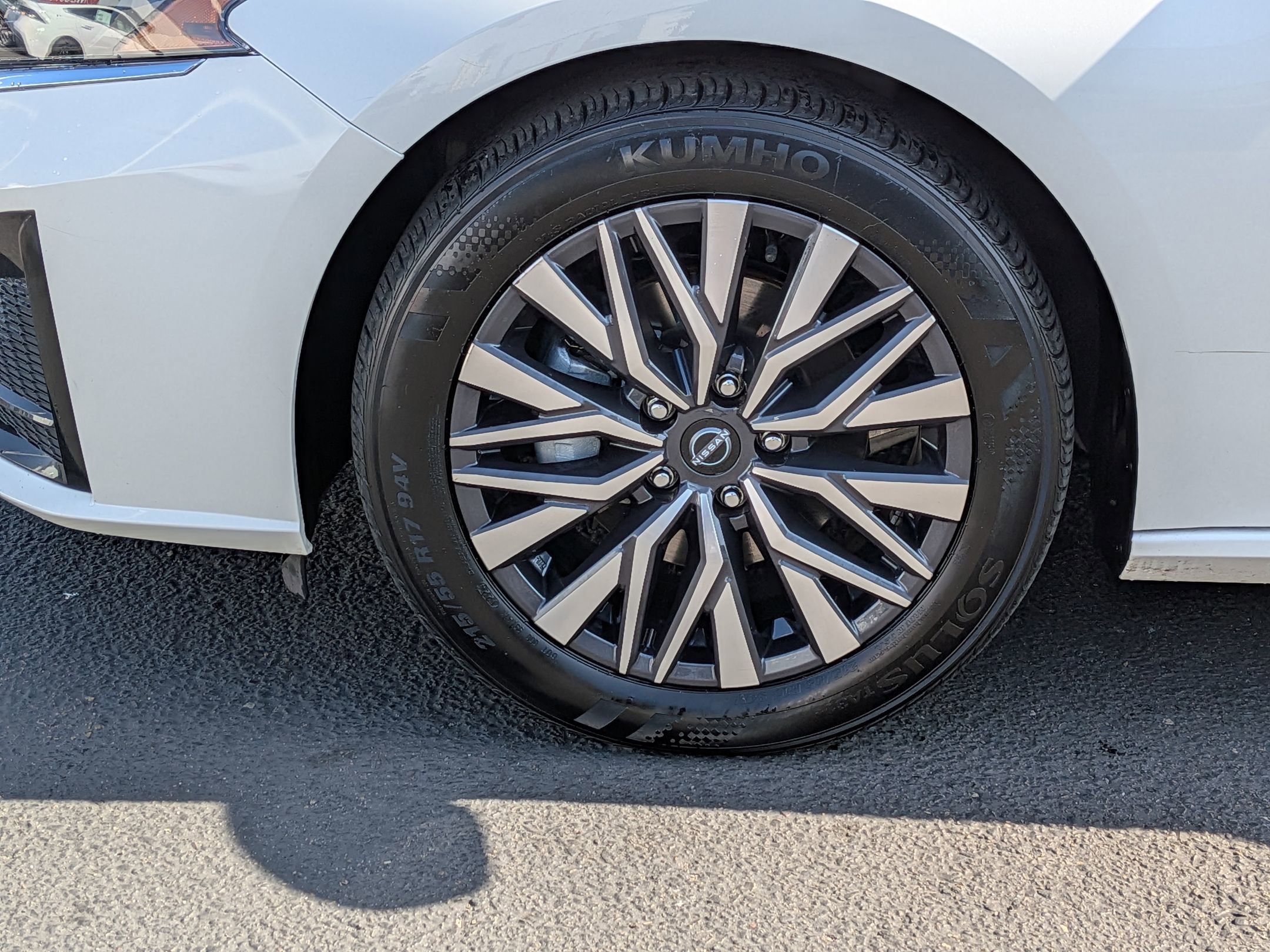 Used 2024 Nissan Altima 2.5 SV image 11