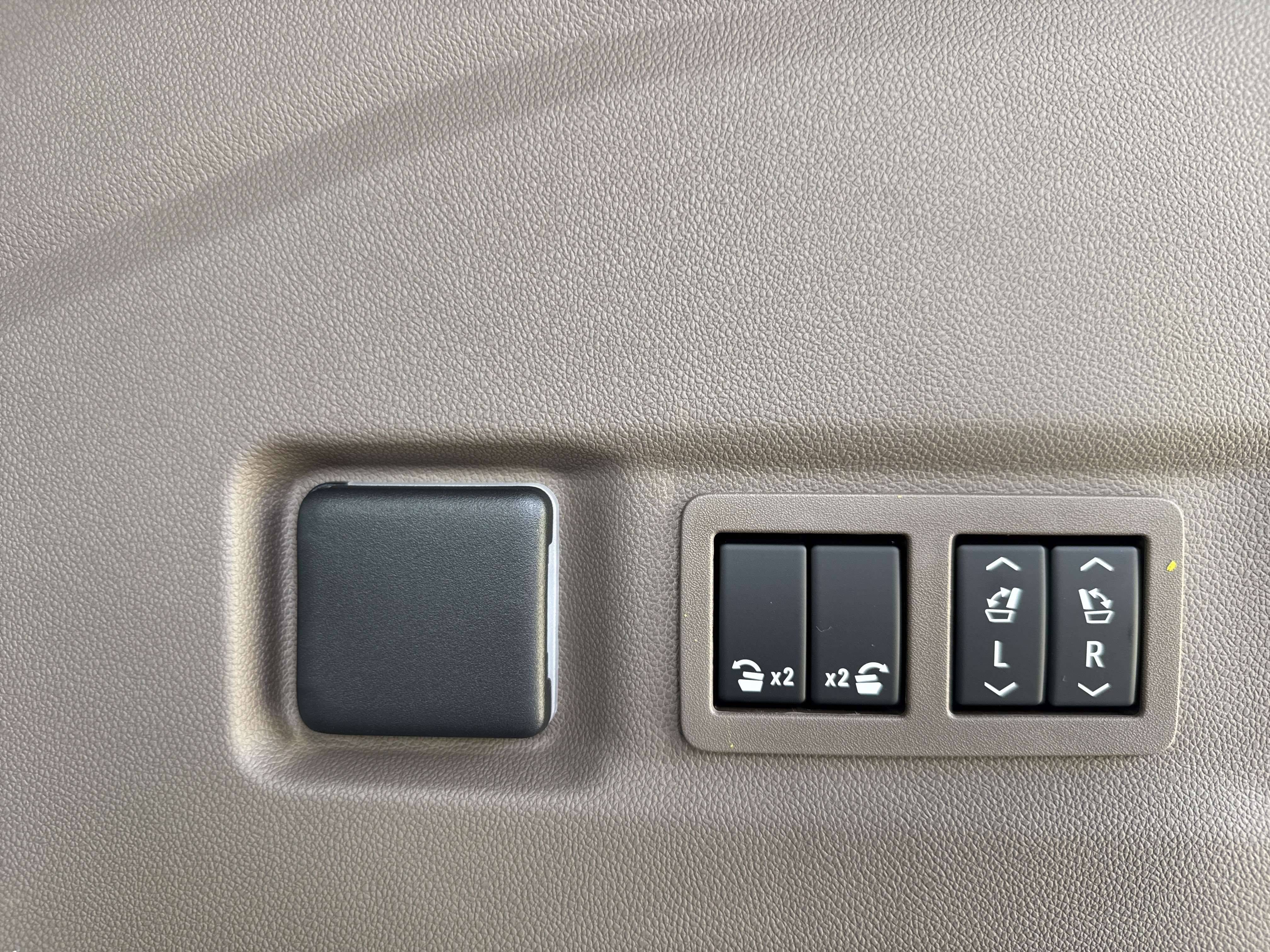 New 2026 GMC Yukon XL Denali w/ Denali Reserve Package RWD image 39