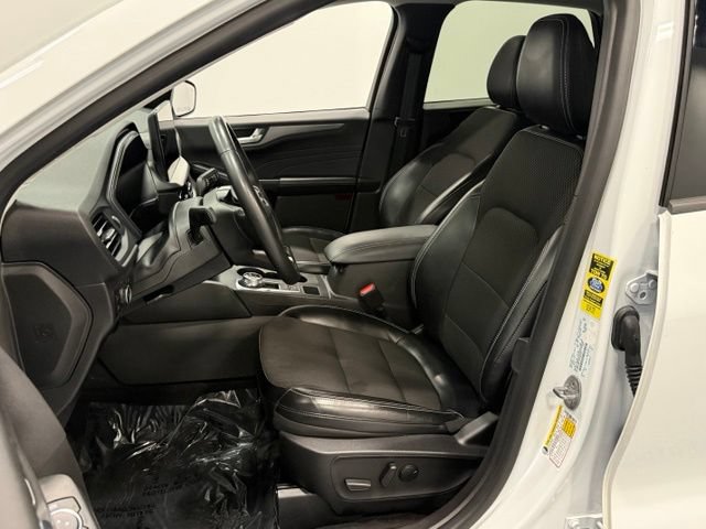 Used 2023 Ford Escape SE FWD image 14