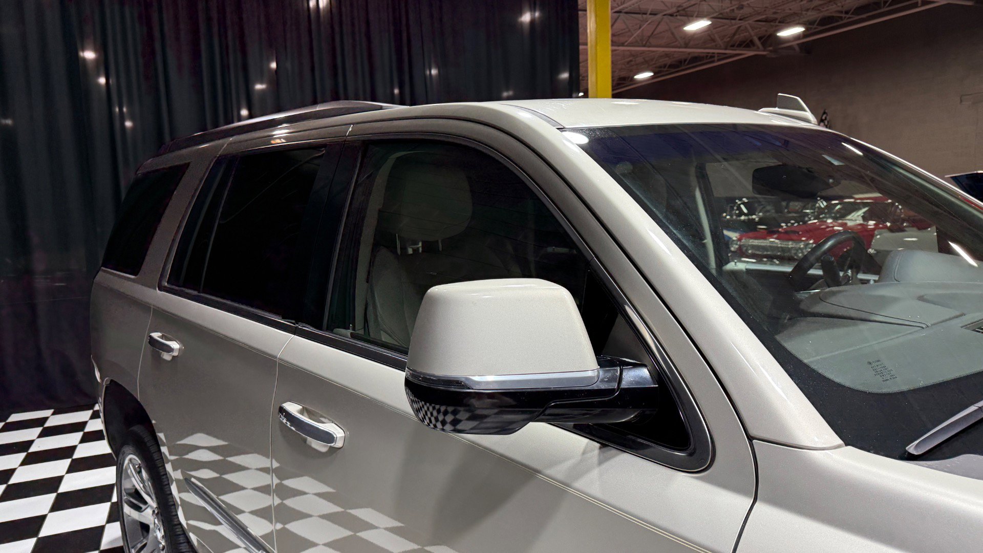 Used 2015 Cadillac Escalade Luxury image 40