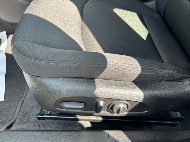 Used 2025 Chevrolet Malibu LT FWD image 14