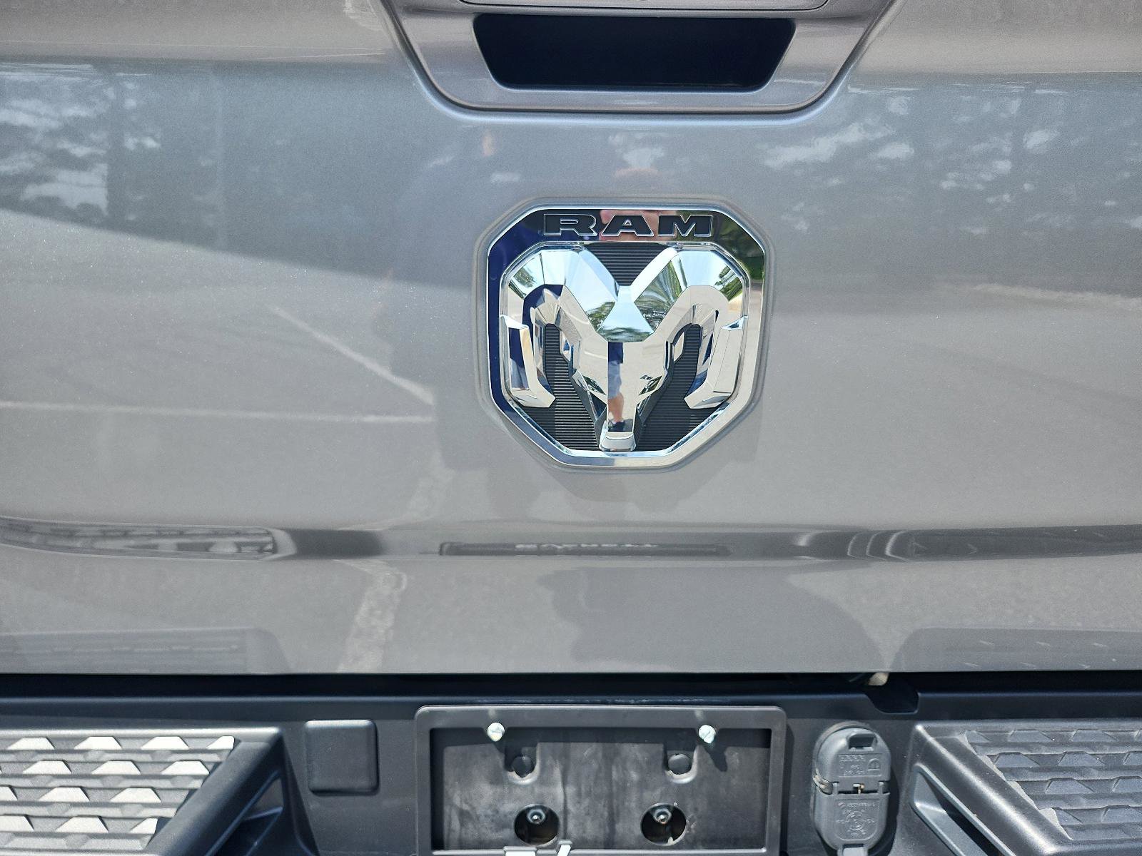 Used 2023 RAM 2500 Laramie AWD/4WD image 5