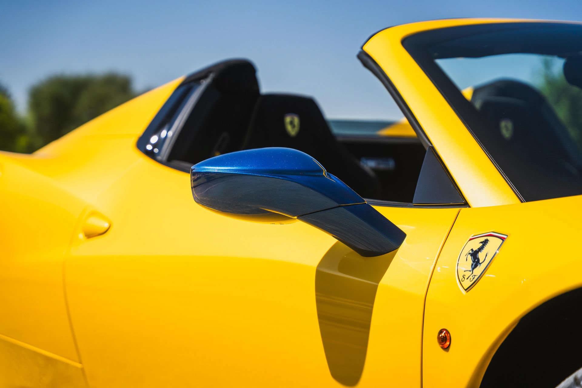 Used 2015 Ferrari 458 Speciale A RWD image 8