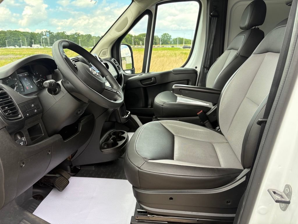 Used 2026 RAM ProMaster 2500 w/ Convenience Group FWD image 16