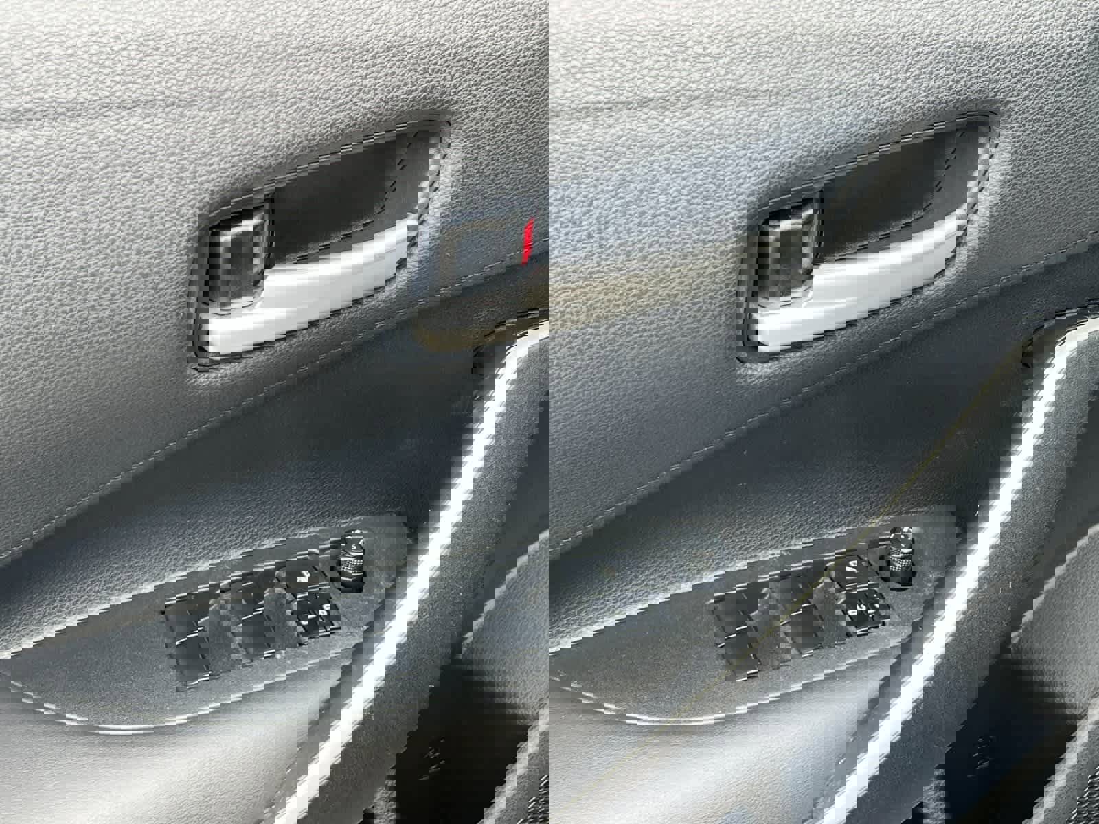 Used 2020 Toyota Corolla SE image 12