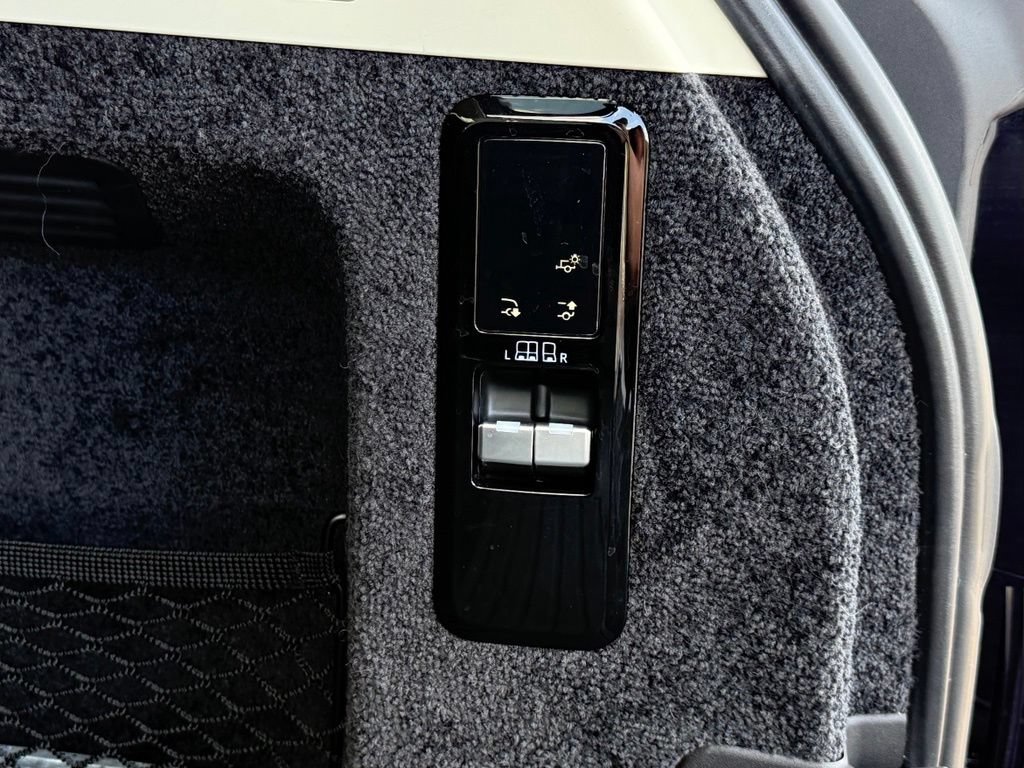 Certified 2023 Land Rover Range Rover SE AWD/4WD image 39