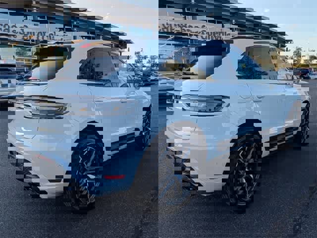 Used 2024 Porsche Macan image 8