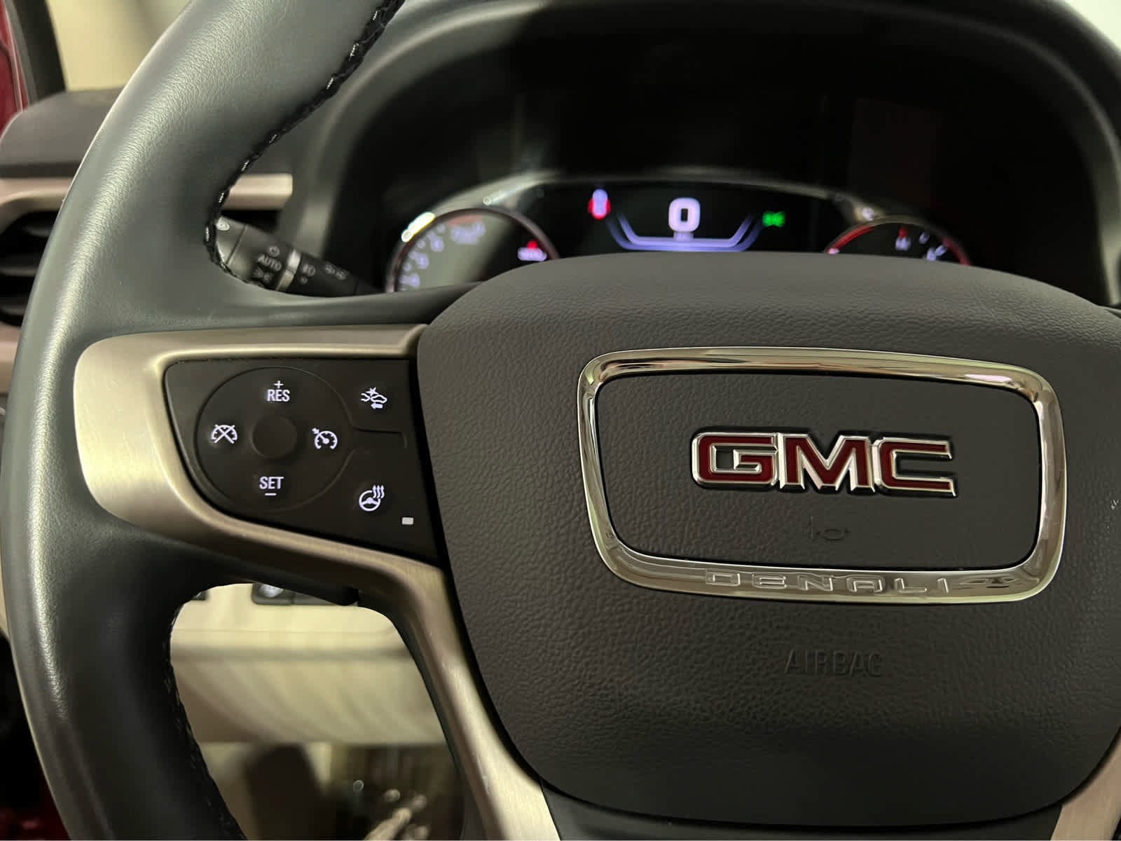 Used 2023 GMC Acadia Denali w/ Denali Ultimate Package image 19