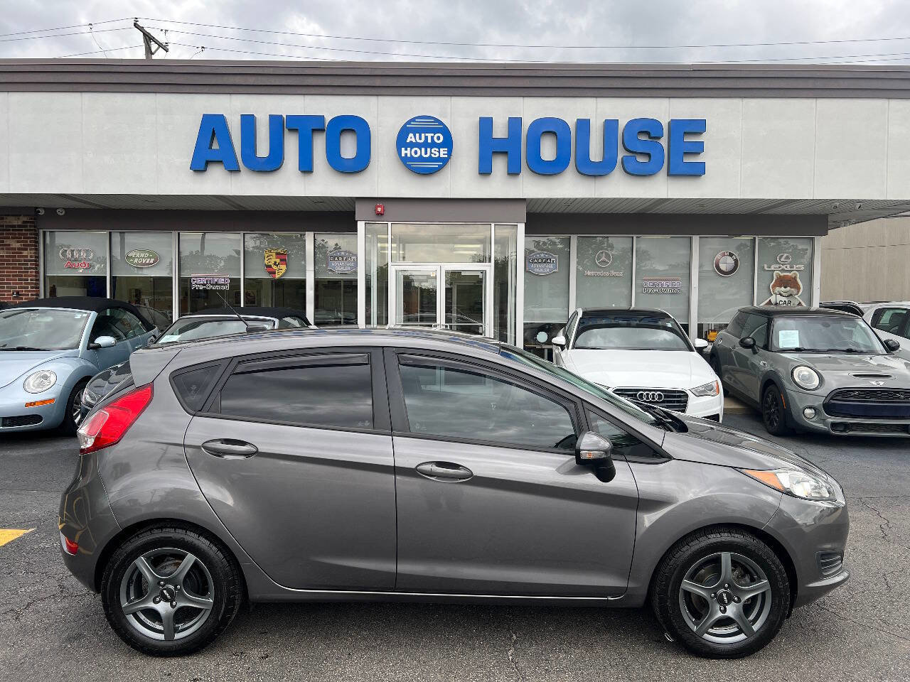 Used 2014 Ford Fiesta SE FWD image 9