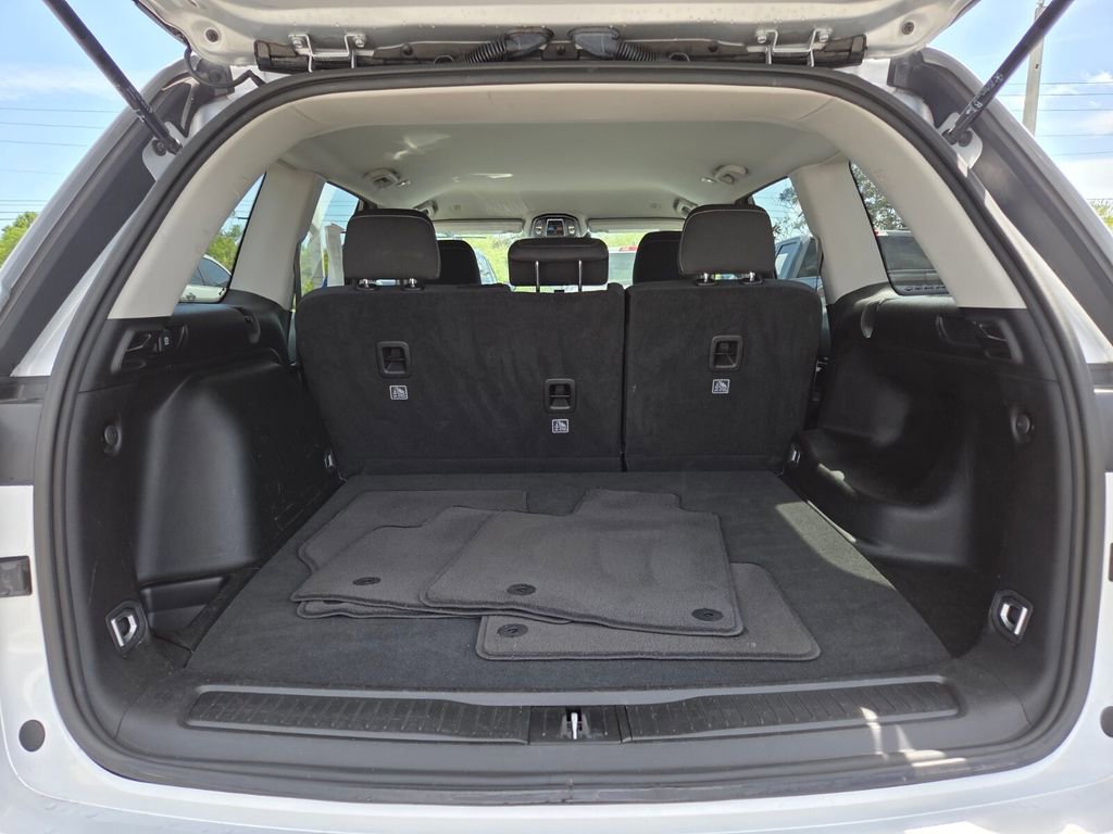 Used 2024 Jeep Grand Cherokee Laredo image 15