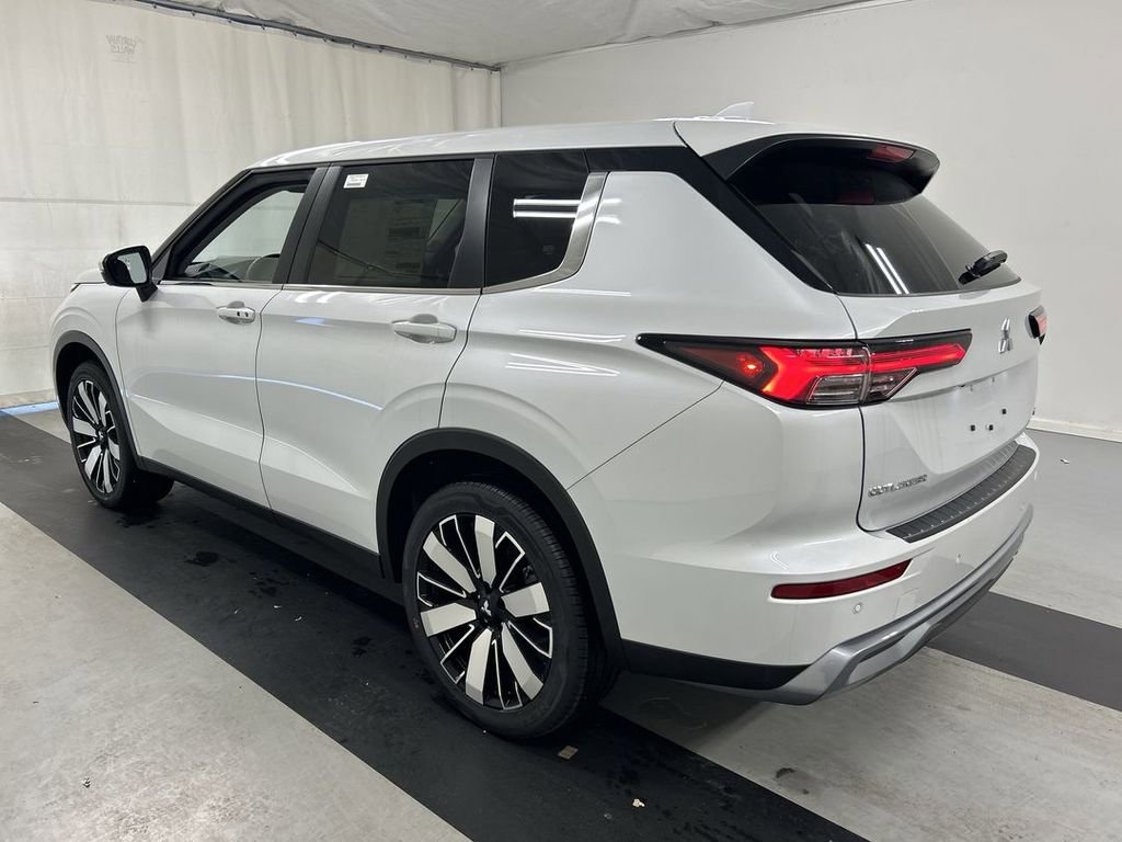 New 2026 Mitsubishi Outlander SE AWD/4WD image 7