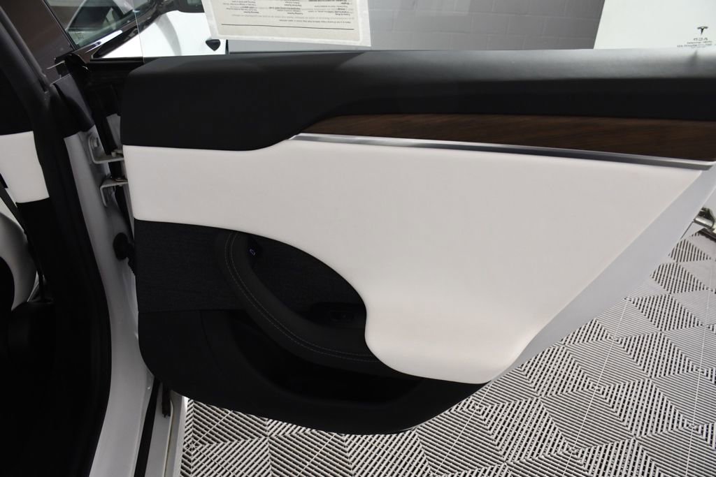Used 2022 Tesla Model S image 21