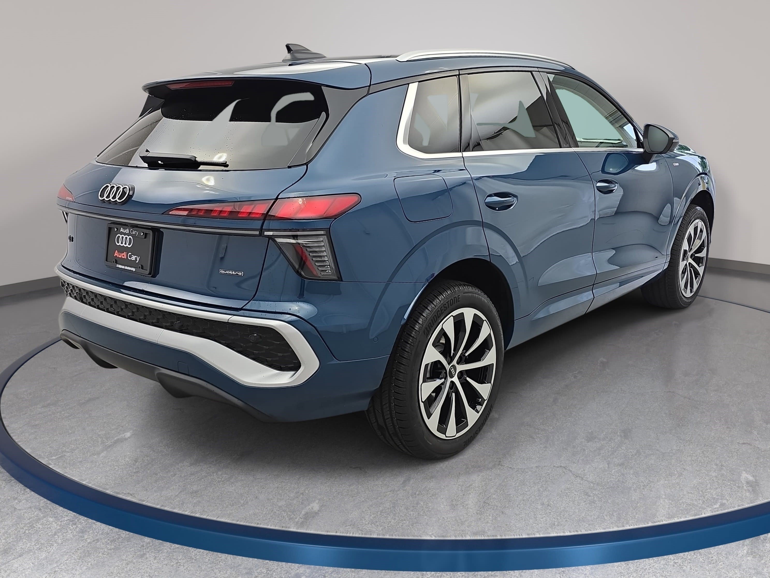 New 2026 Audi Q3 quattro 2.0T AWD/4WD image 5