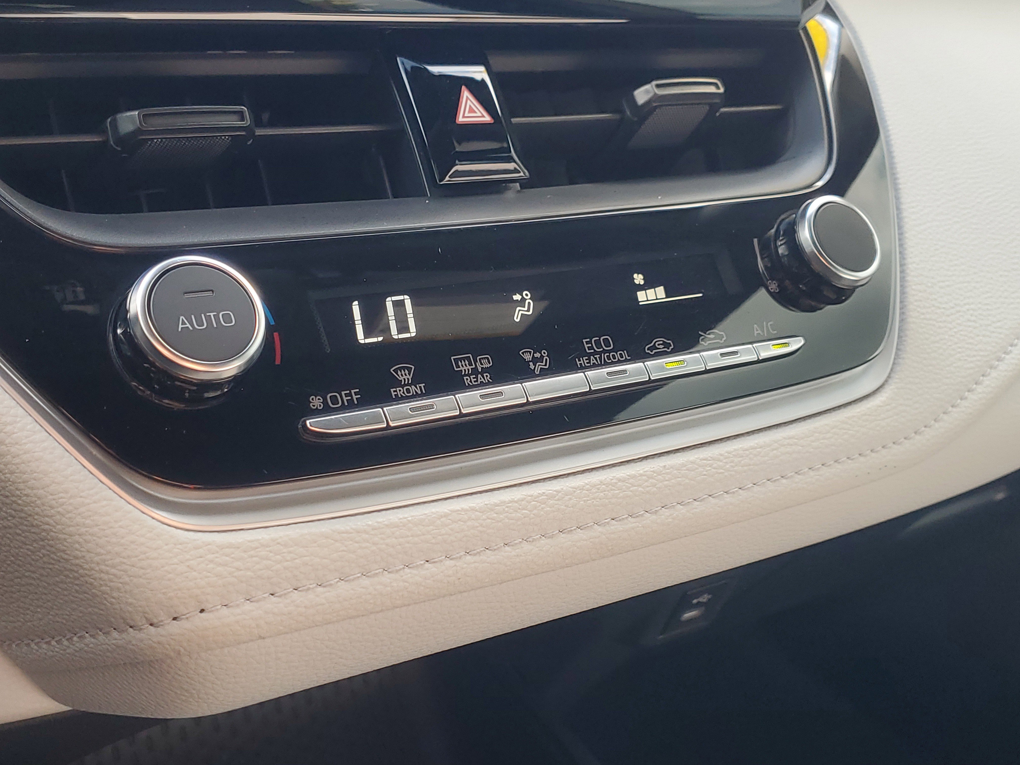 Certified 2024 Toyota Corolla SE FWD image 28