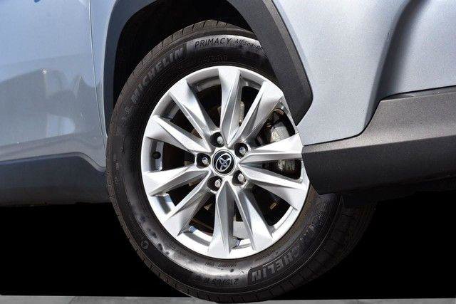 Used 2025 Toyota Corolla Cross LE image 3