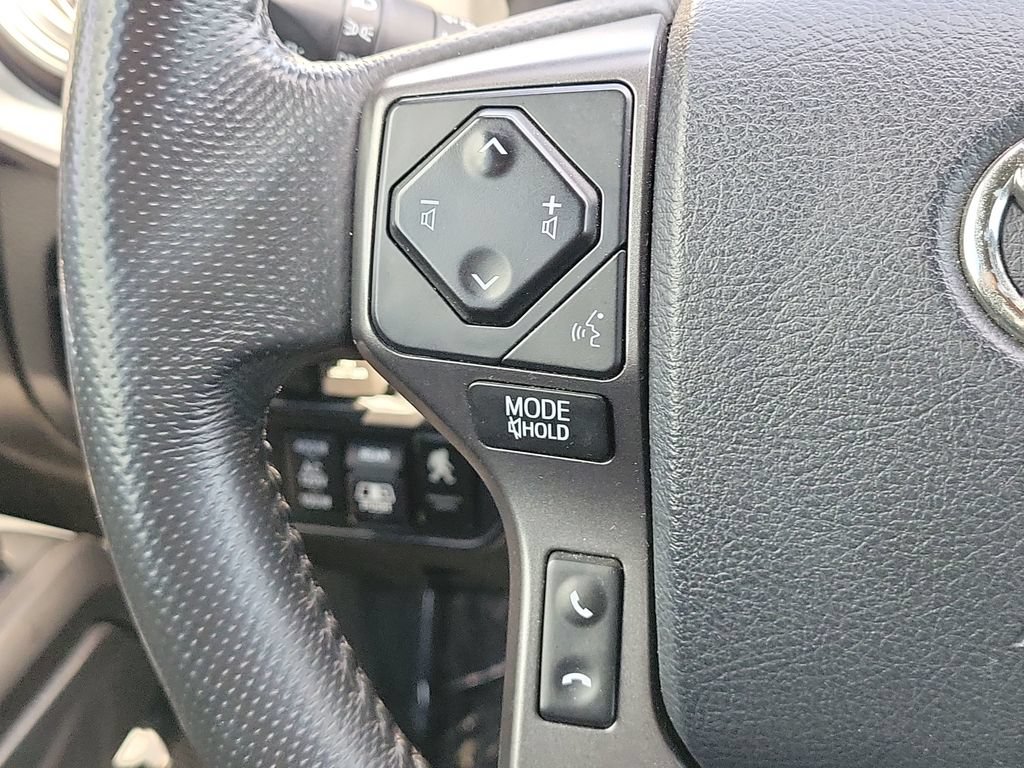 Used 2017 Toyota Tacoma TRD Off-Road w/ Tow Package (A/T) AWD/4WD image 9