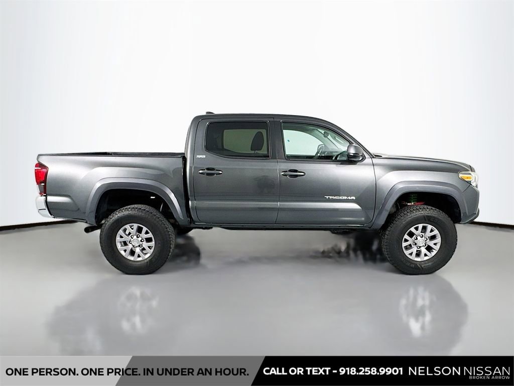 Used 2019 Toyota Tacoma SR5 AWD/4WD image 4
