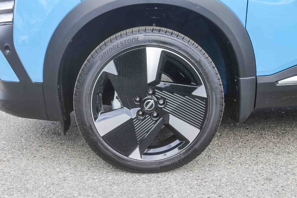 New 2026 Nissan Kicks SR FWD image 11