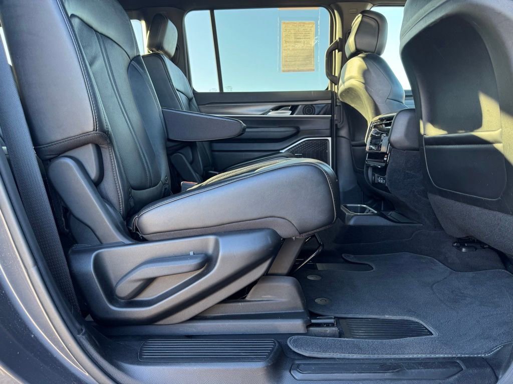 Certified 2024 Jeep Wagoneer Series III image 29