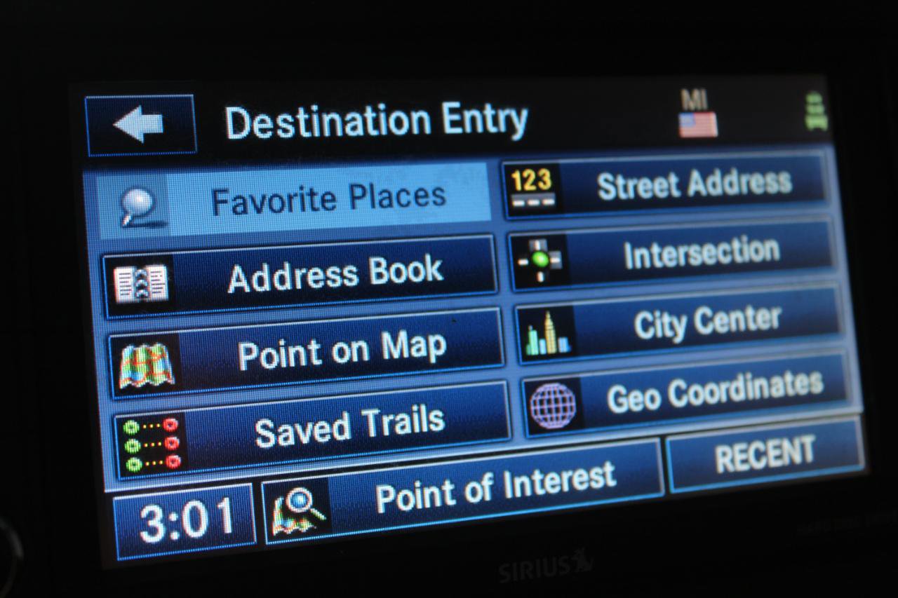 Used 2013 Jeep Wrangler Unlimited Rubicon w/ Dual Top Group image 32