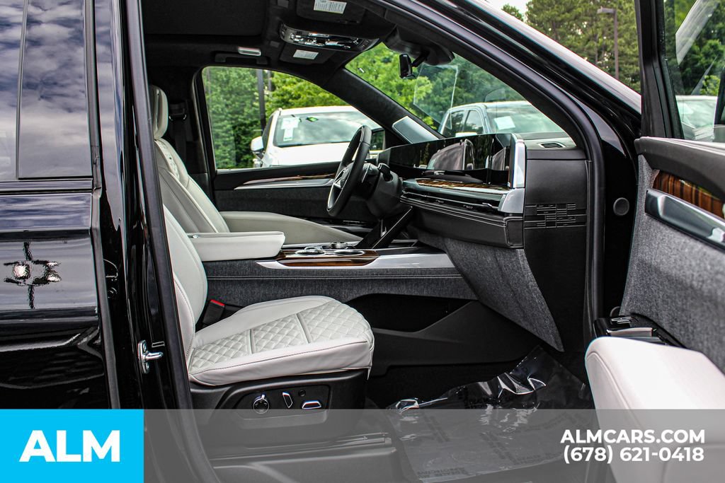 Used 2026 Cadillac Escalade Platinum Sport w/ LPO, Floor Liner Package AWD/4WD image 22