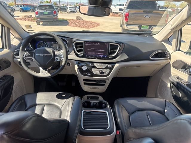 Certified 2023 Chrysler Pacifica Touring-L image 9