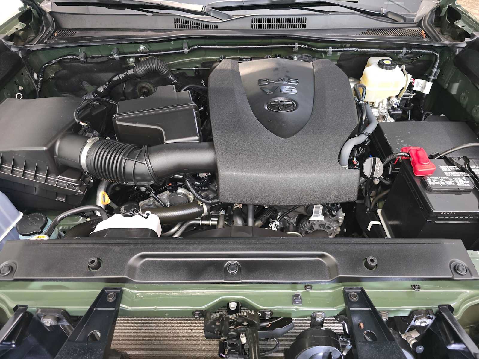 Certified 2022 Toyota Tacoma TRD Off-Road w/ TRD Premium Off Road Package AWD/4WD image 9