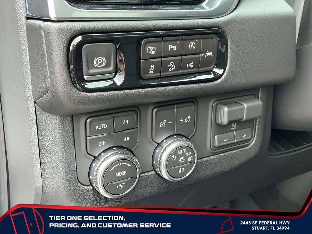 New 2026 GMC Yukon Denali w/ Denali Reserve Package AWD/4WD image 32