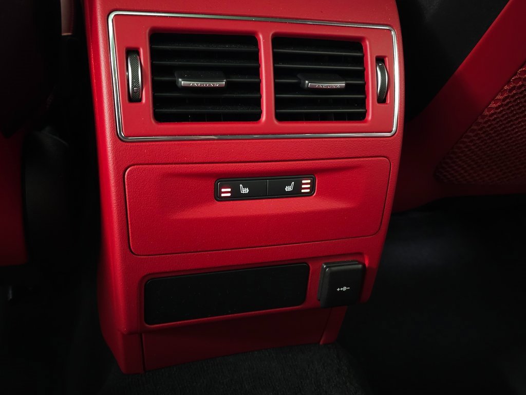 Used 2022 Jaguar F-PACE SVR image 40