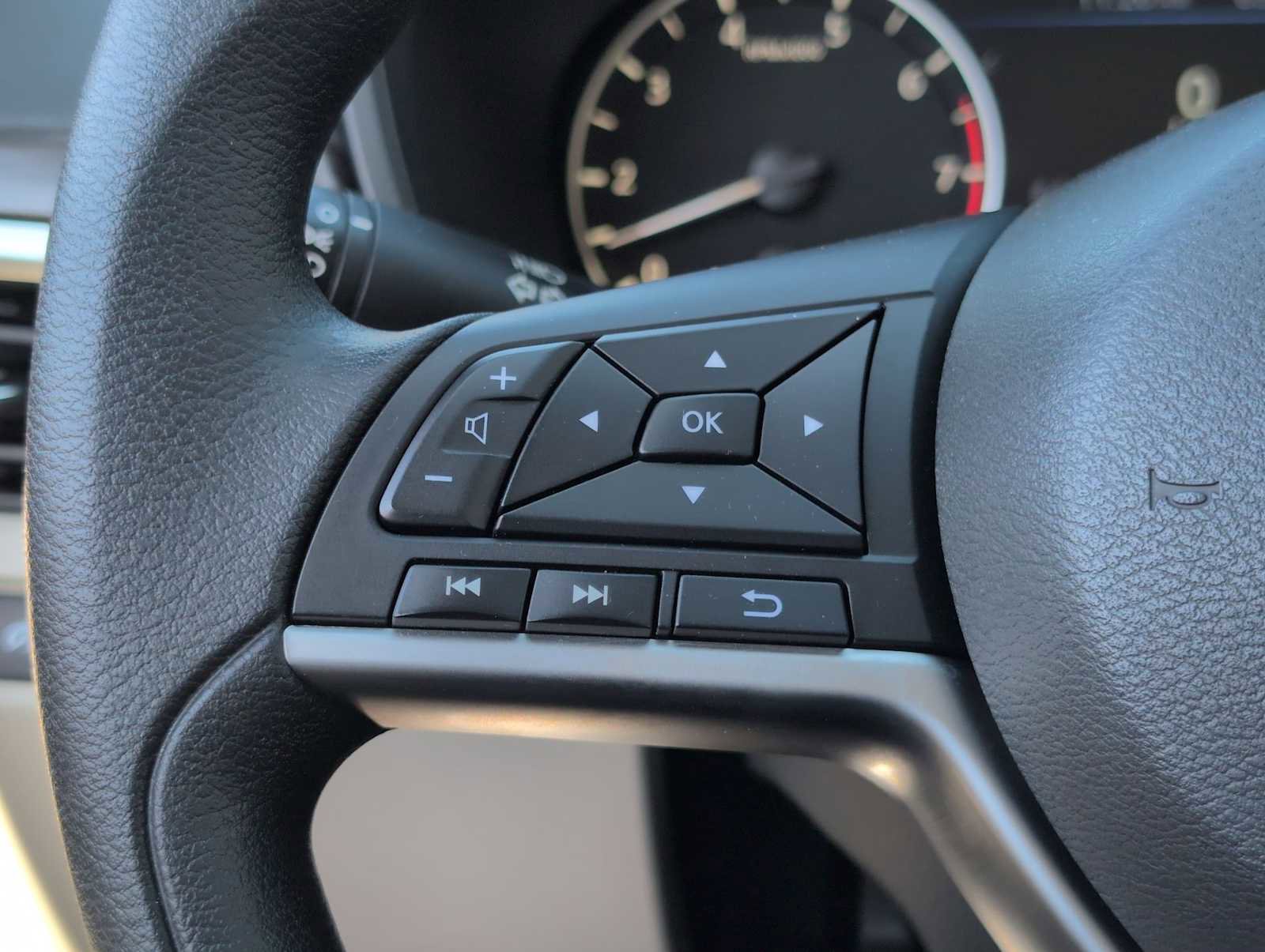 Used 2024 Nissan Altima 2.5 SV image 22