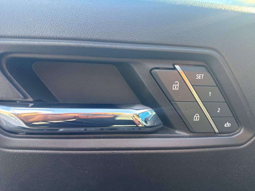 Used 2024 Chevrolet Colorado ZR2 w/ ZR2 Convenience Package III image 18