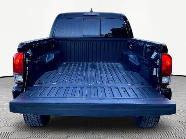 Used 2022 Toyota Tacoma SR w/ SR Convenience Package RWD image 9