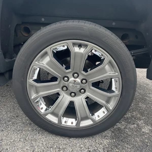Used 2017 GMC Sierra 1500 Denali w/ Denali Ultimate Package AWD/4WD image 18